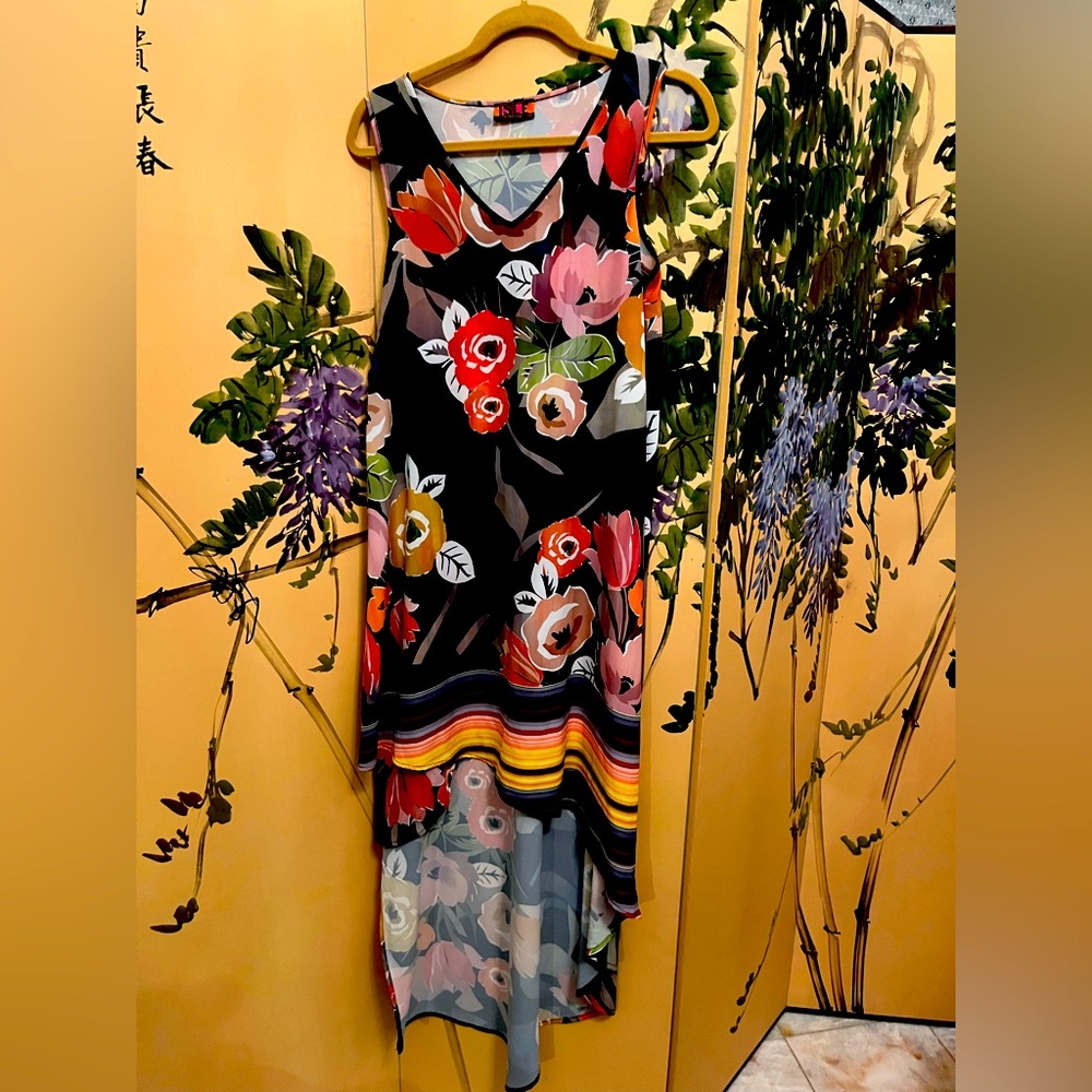 Gorgeous Floral high-low dress size S/M. Made in Turkey